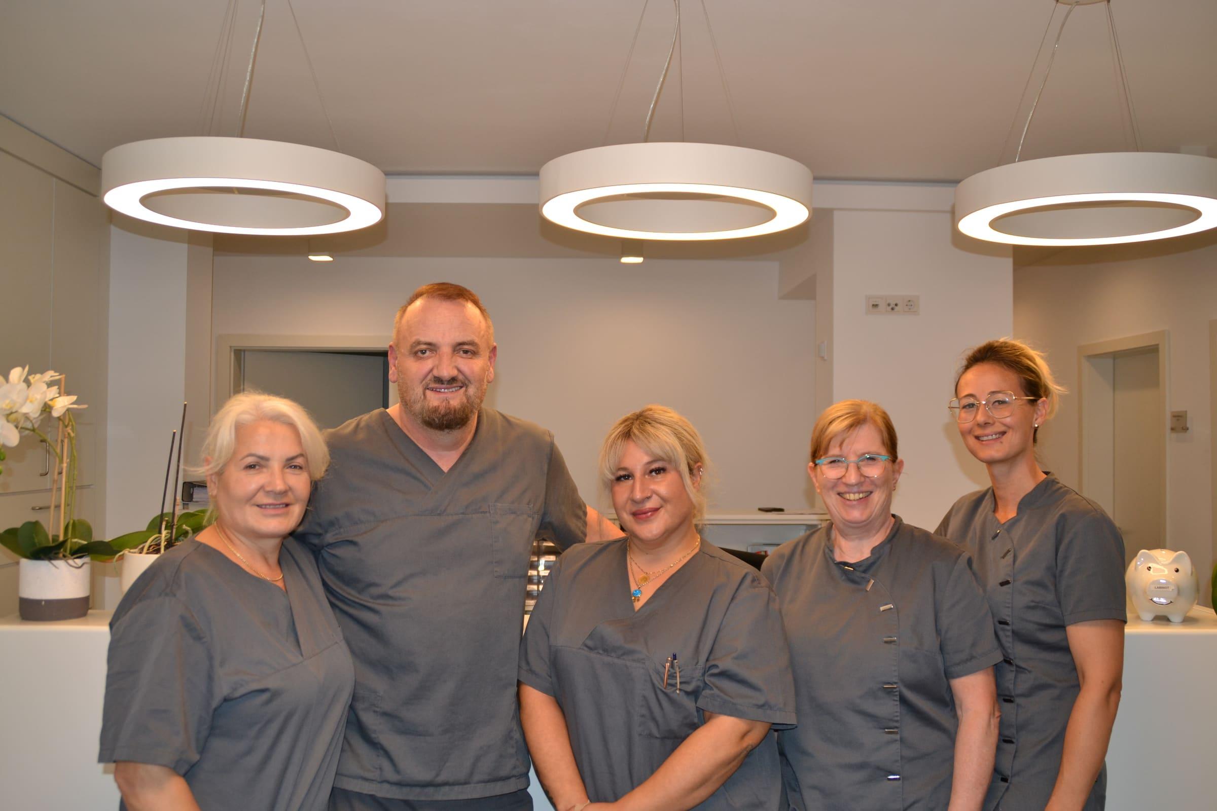 Das gesamte Team der Dr. Adem Dobra Praxis